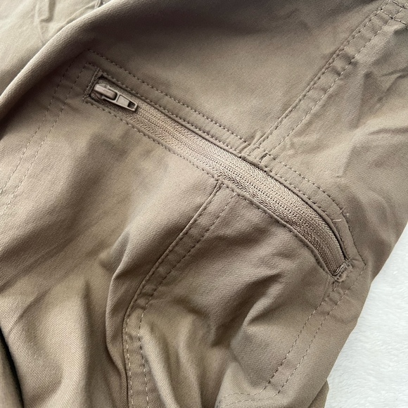 Mens Wrangler All Terrain Gear ATG Cargo Pants in Tan Color  Stretch W44x30L - Picture 5 of 8